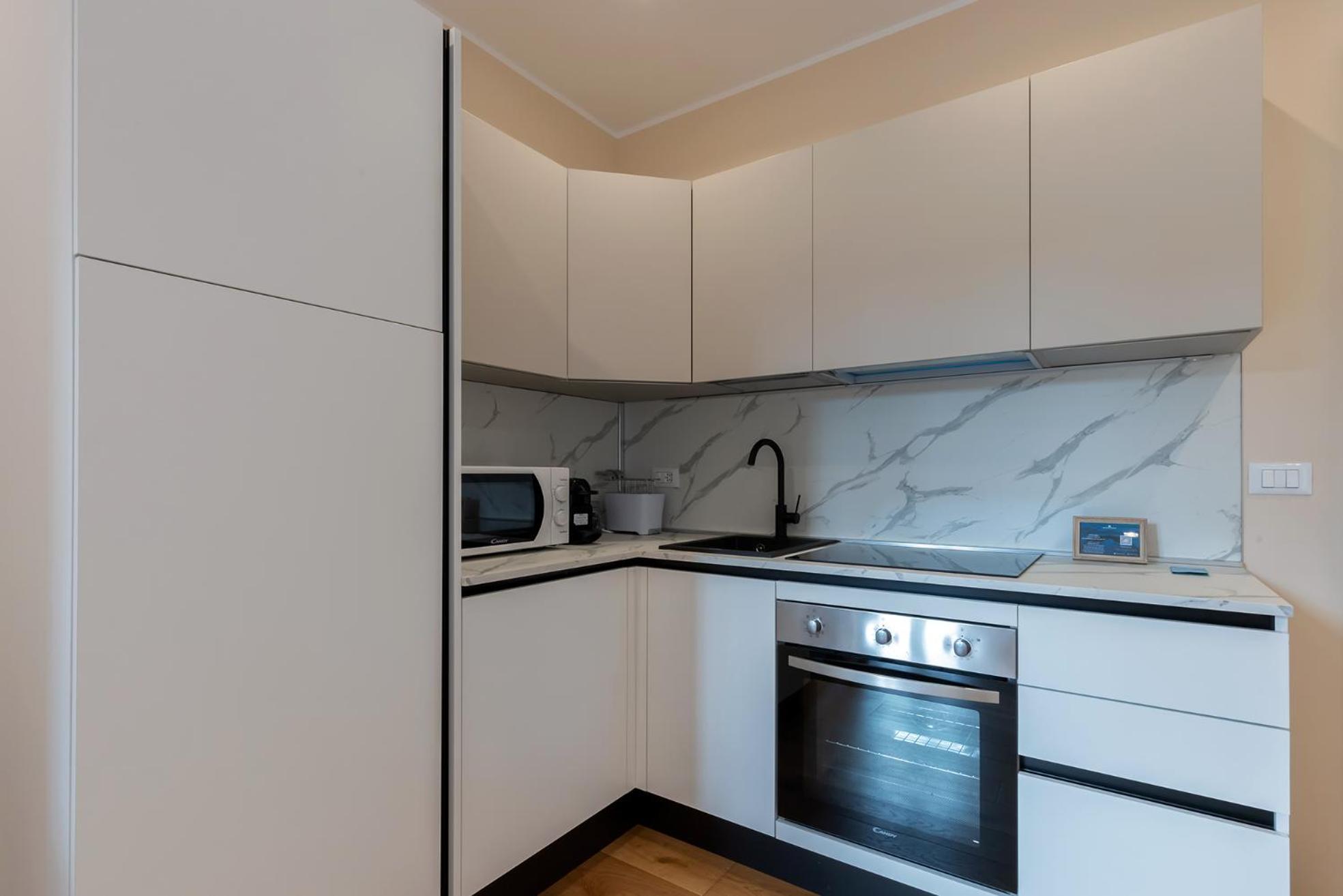 One-Bedroom Apartment Via Volturno 31,1518479926:JPEG